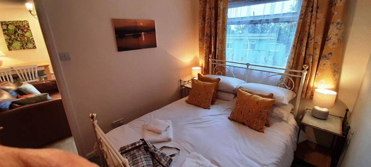 Sheena'S Dartmouth Chalets Экстерьер фото