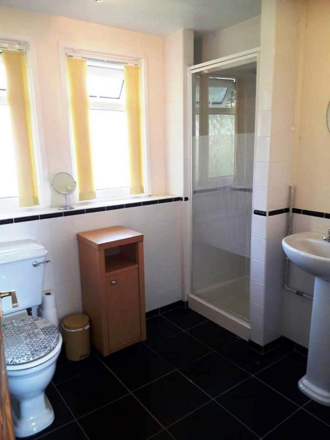 Sheena'S Dartmouth Chalets Экстерьер фото